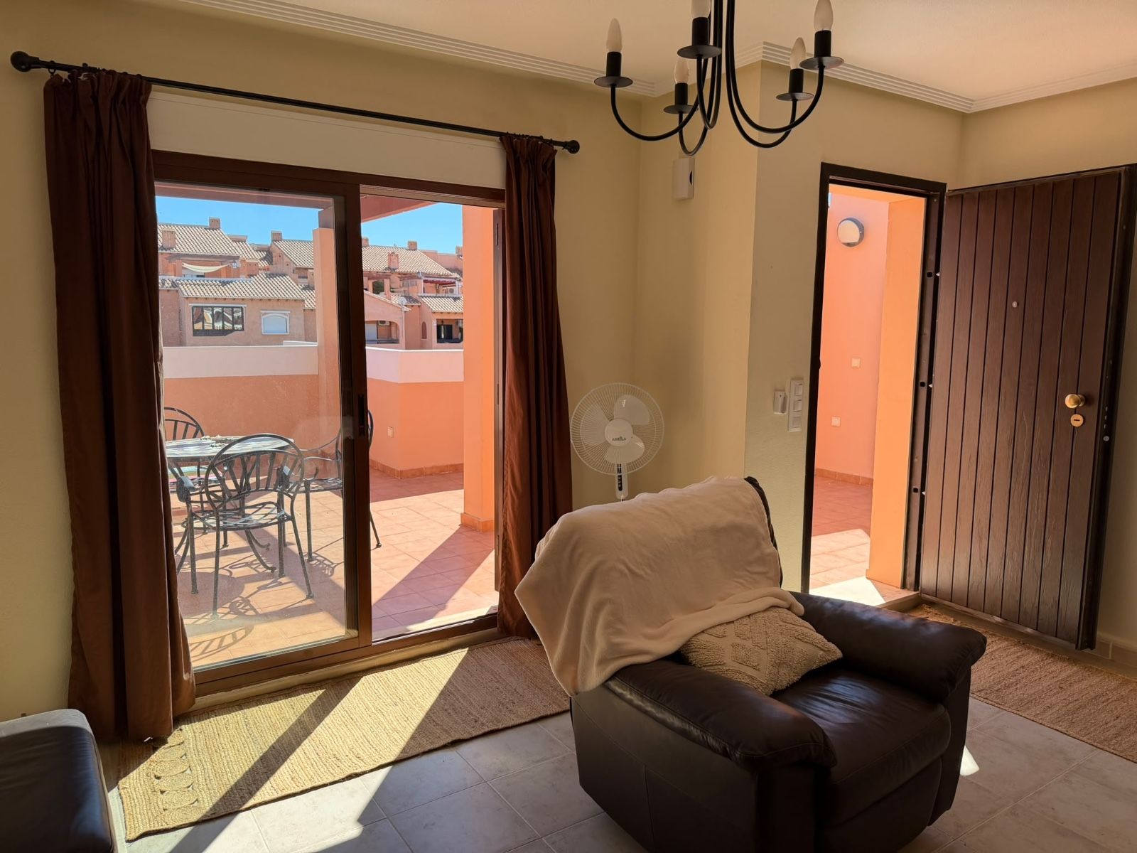 3-Bedroom Apartment in Centro, Torrevieja - Image 6