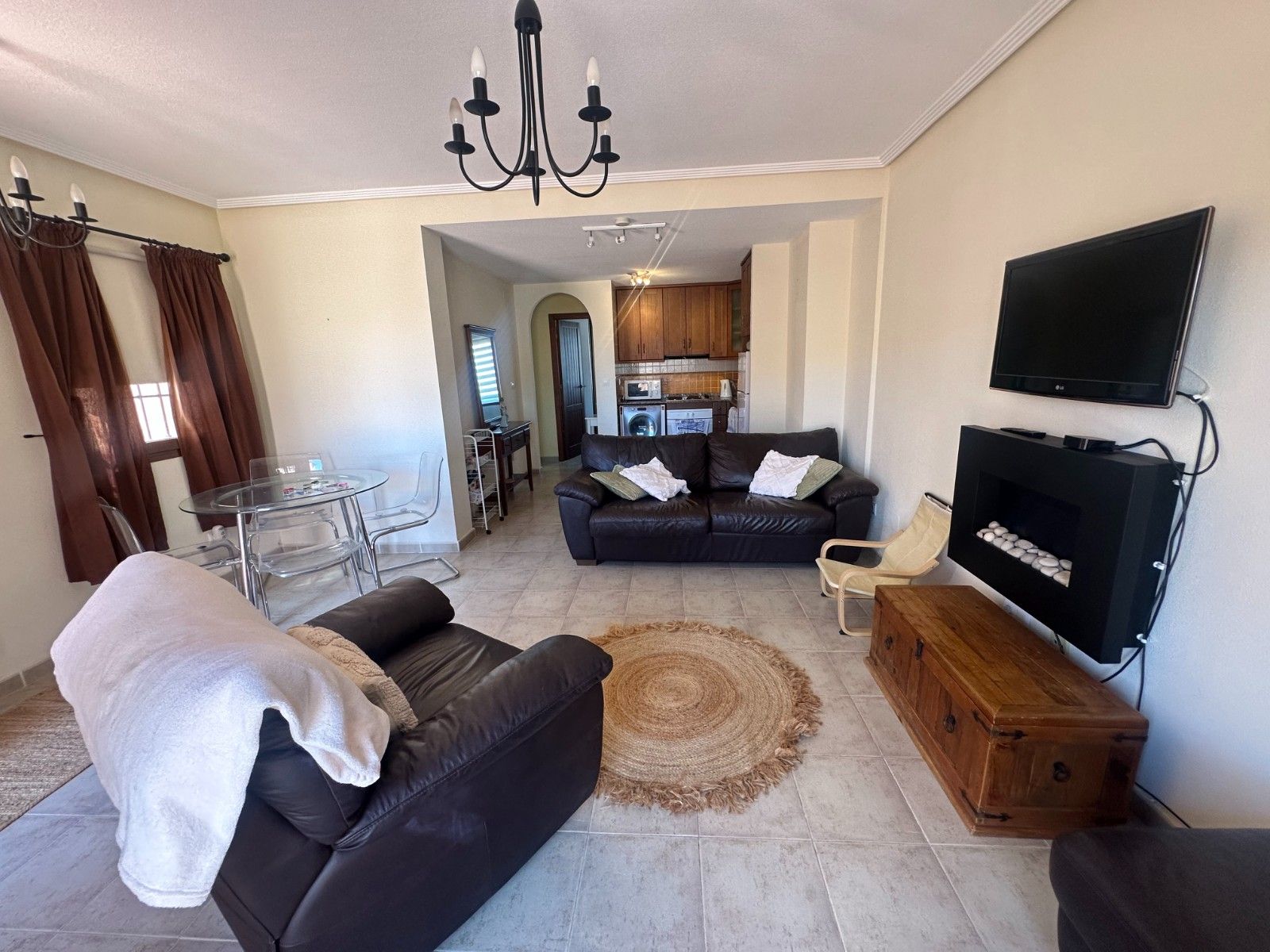 3-Bedroom Apartment in Centro, Torrevieja - Image 8