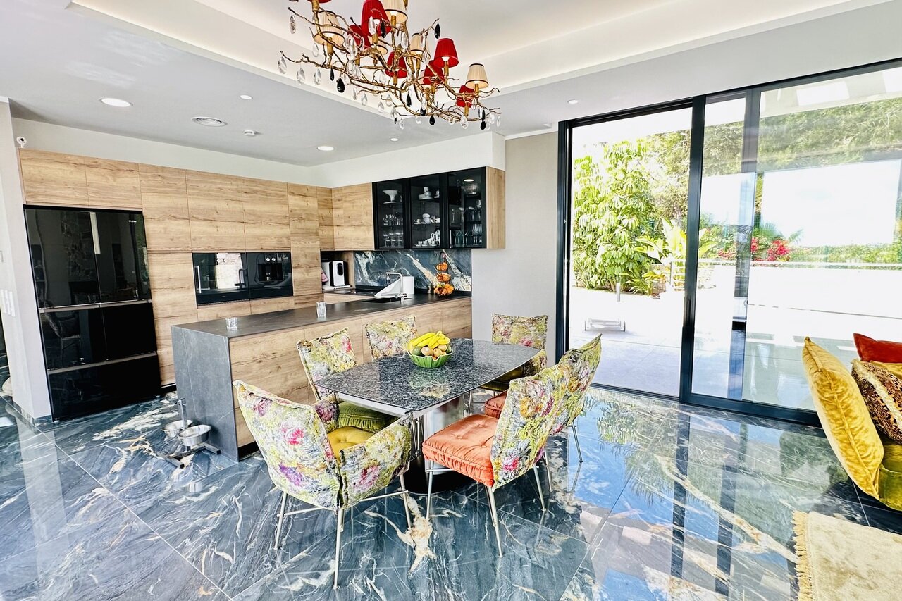 6-Bedroom Villa in Las Colinas Golf, Orihuela - Image 11