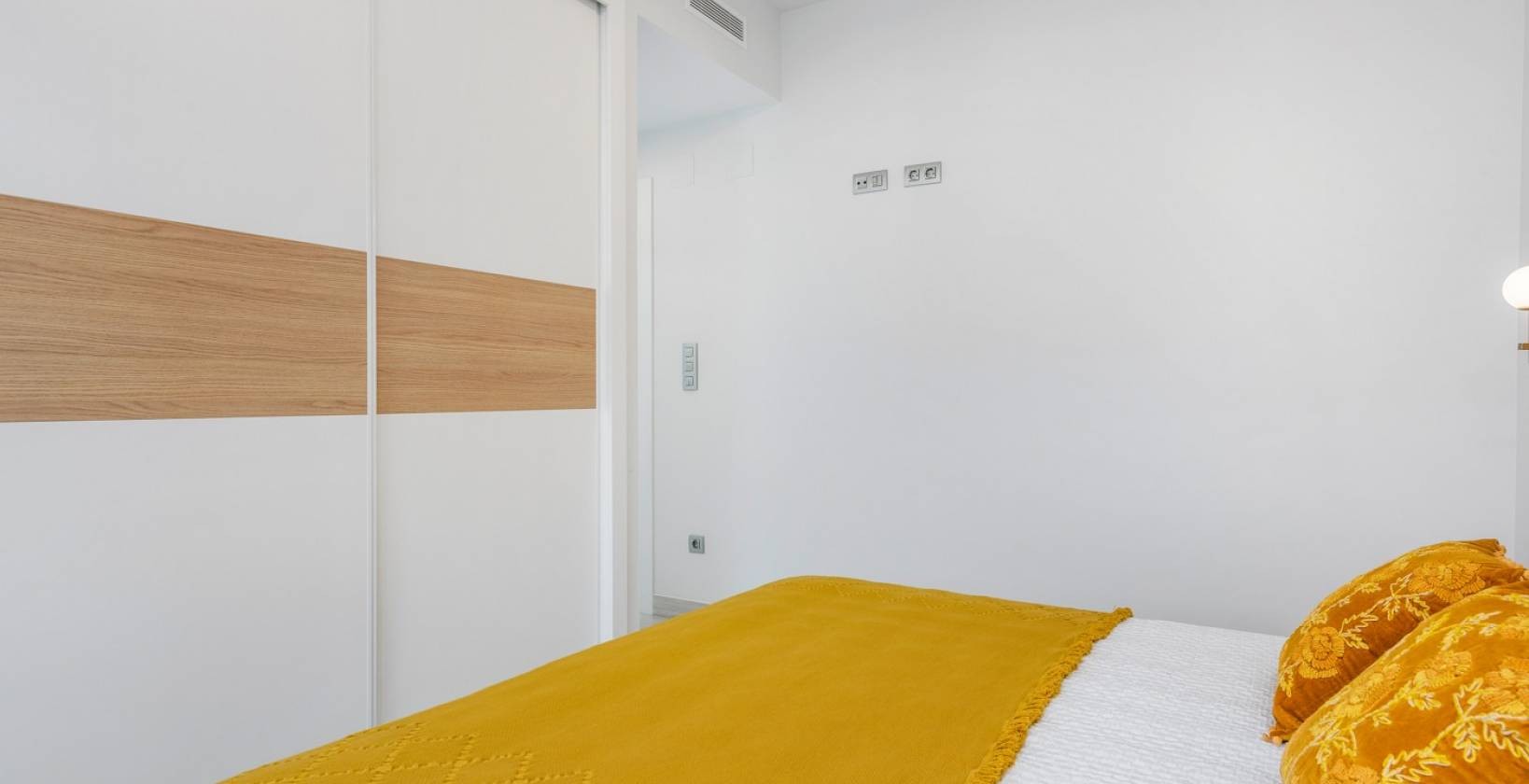 3-Bedroom Villa in Rojales - Image 14