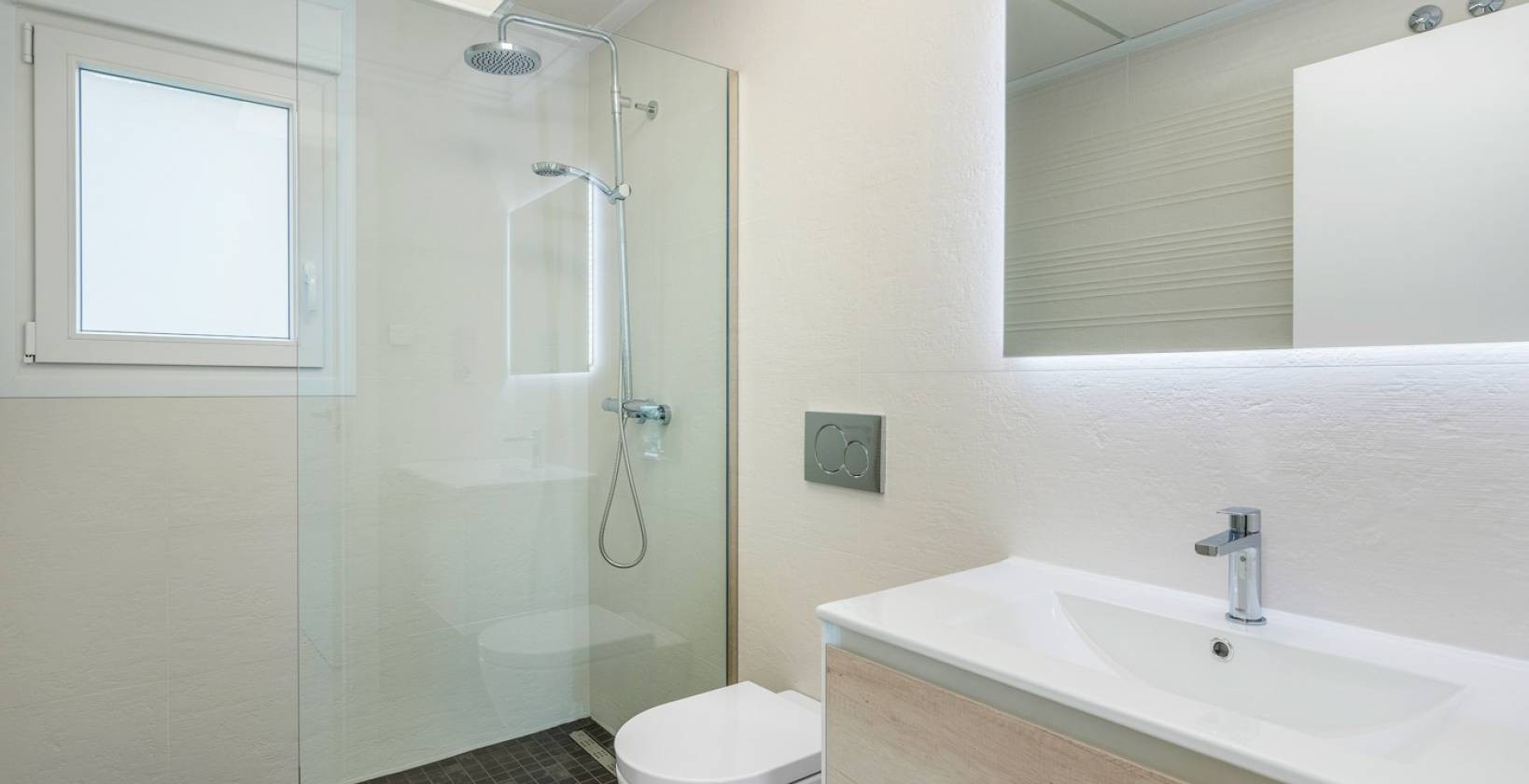 3-Bedroom Villa in Rojales - Image 15