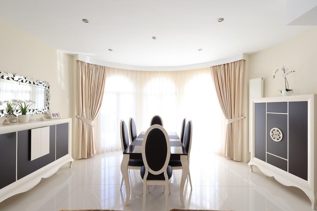 5-Bedroom Villa in Rojales - Image 13