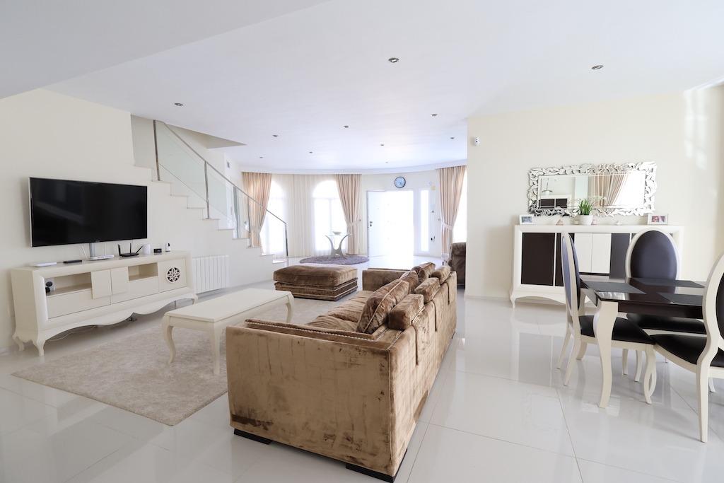 5-Bedroom Villa in Rojales - Image 14