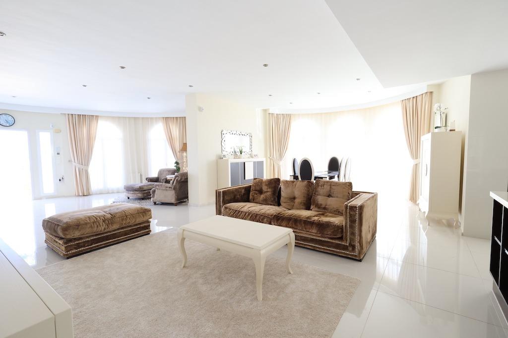 5-Bedroom Villa in Rojales - Image 17