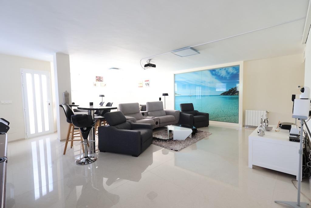 5-Bedroom Villa in Rojales - Image 20