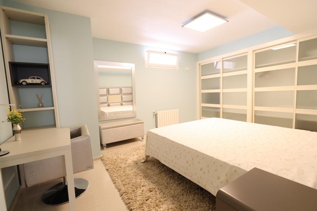 5-Bedroom Villa in Rojales - Image 24