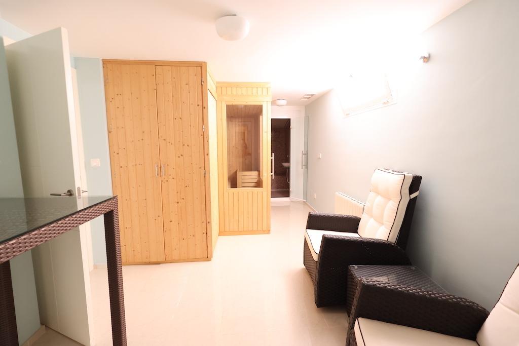 5-Bedroom Villa in Rojales - Image 26