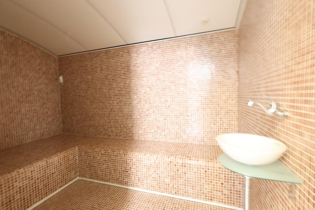 5-Bedroom Villa in Rojales - Image 28