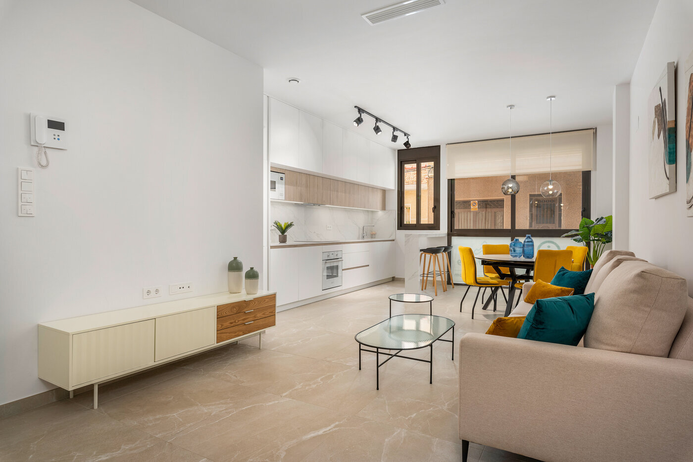 2-Bedroom Apartment in Torrevieja - Image 10