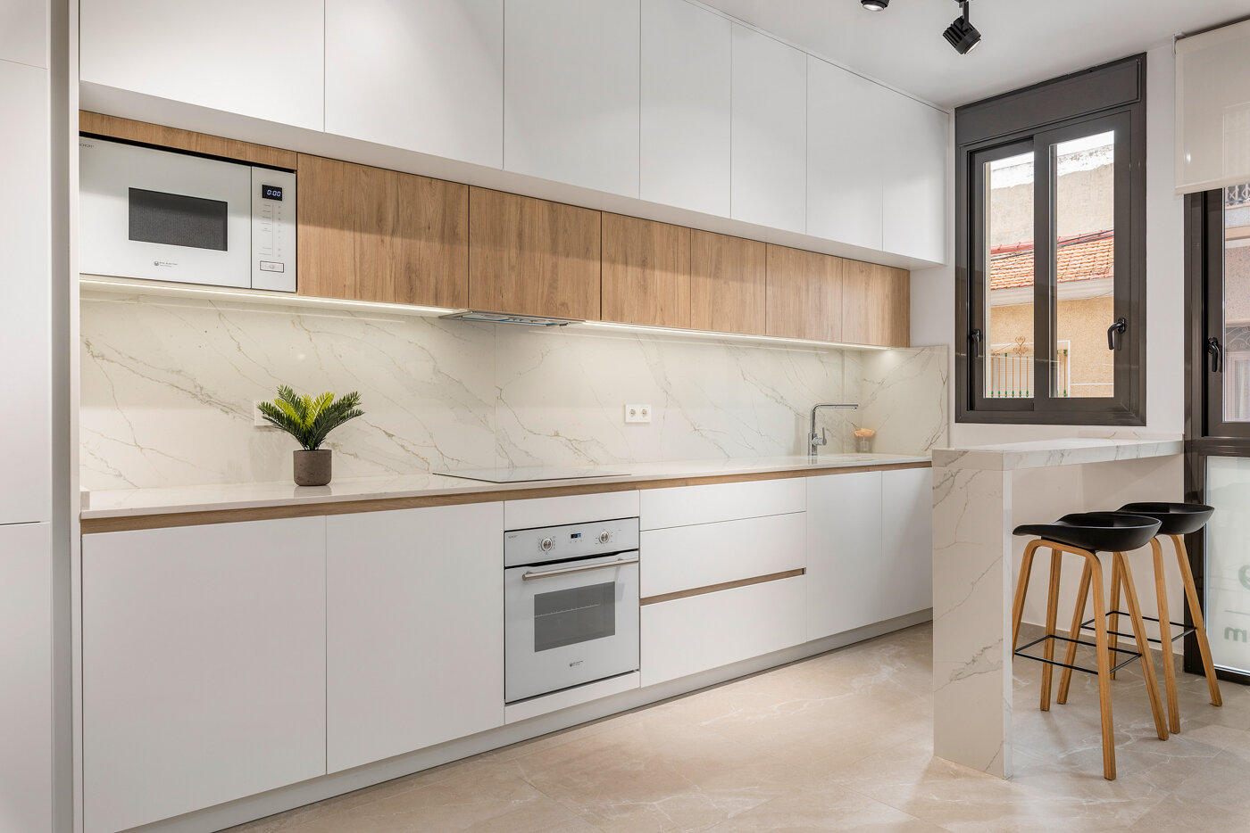 2-Bedroom Apartment in Torrevieja - Image 16