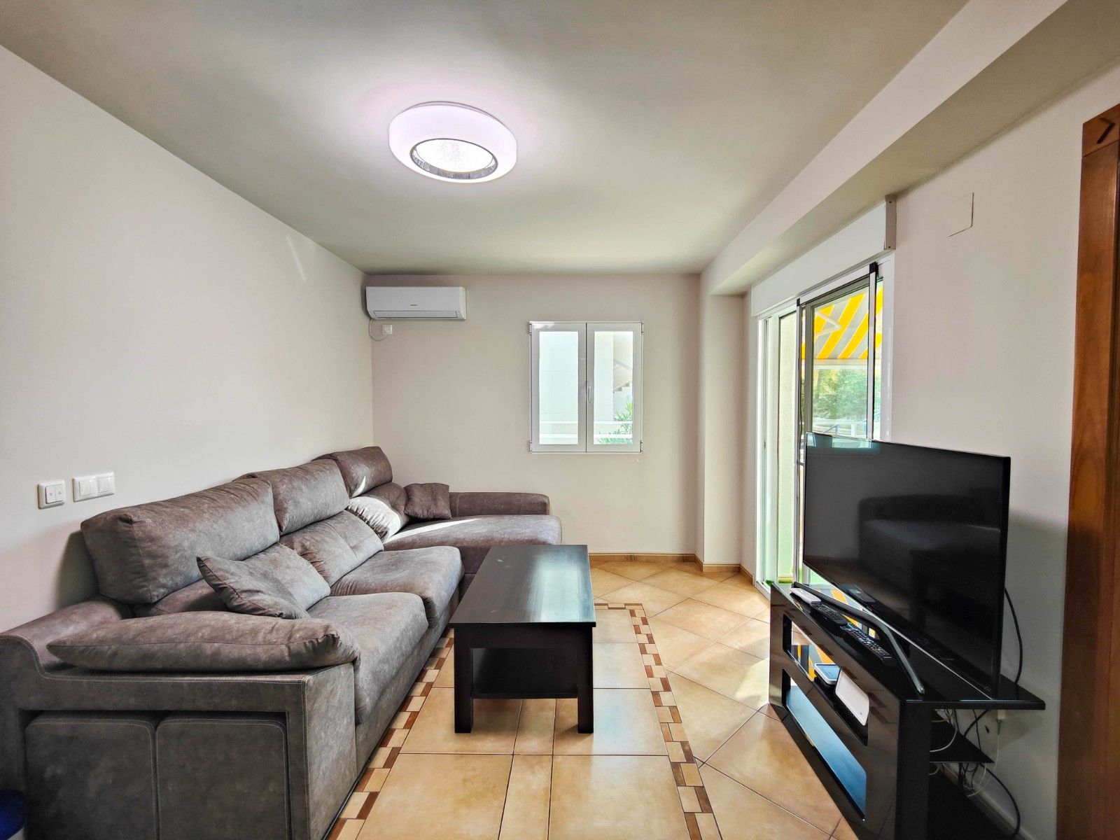 2-Bedroom Apartment in Torre la Mata, Torrevieja - Image 16