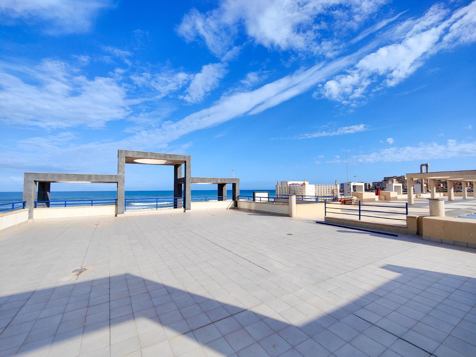 2-Bedroom Apartment in Torre la Mata, Torrevieja - Image 42