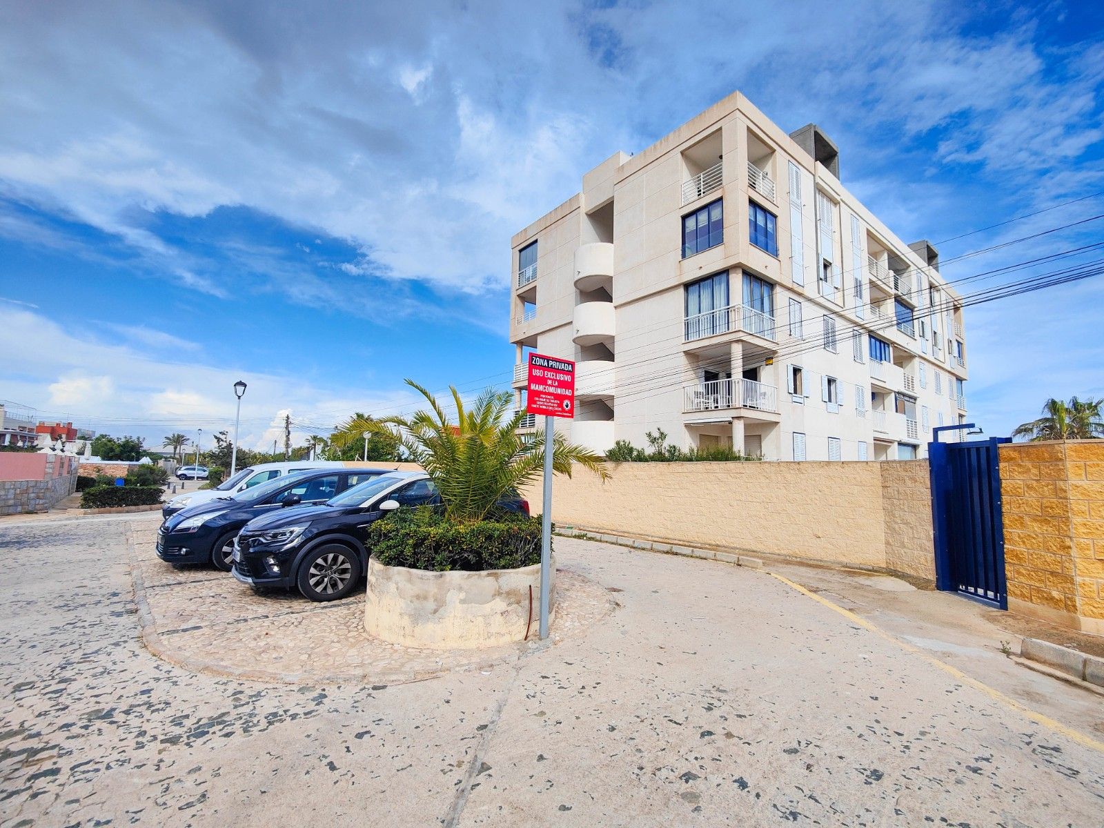 2-Bedroom Apartment in Torre la Mata, Torrevieja - Image 49