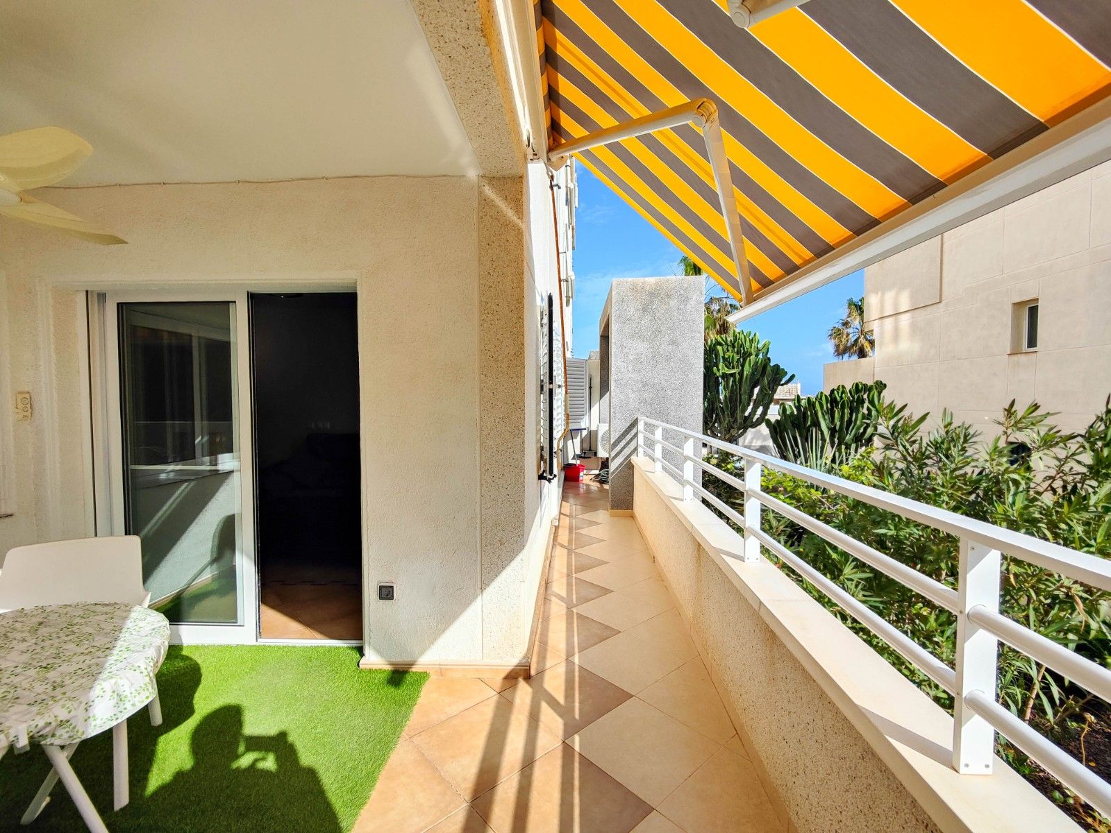 2-Bedroom Apartment in Torre la Mata, Torrevieja - Image 9