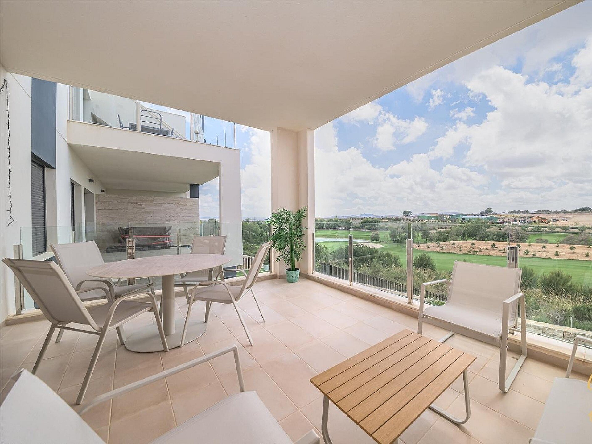 2-Bedroom Apartment in Pinar de Campoverde, Pilar de la Horadada - Image 2