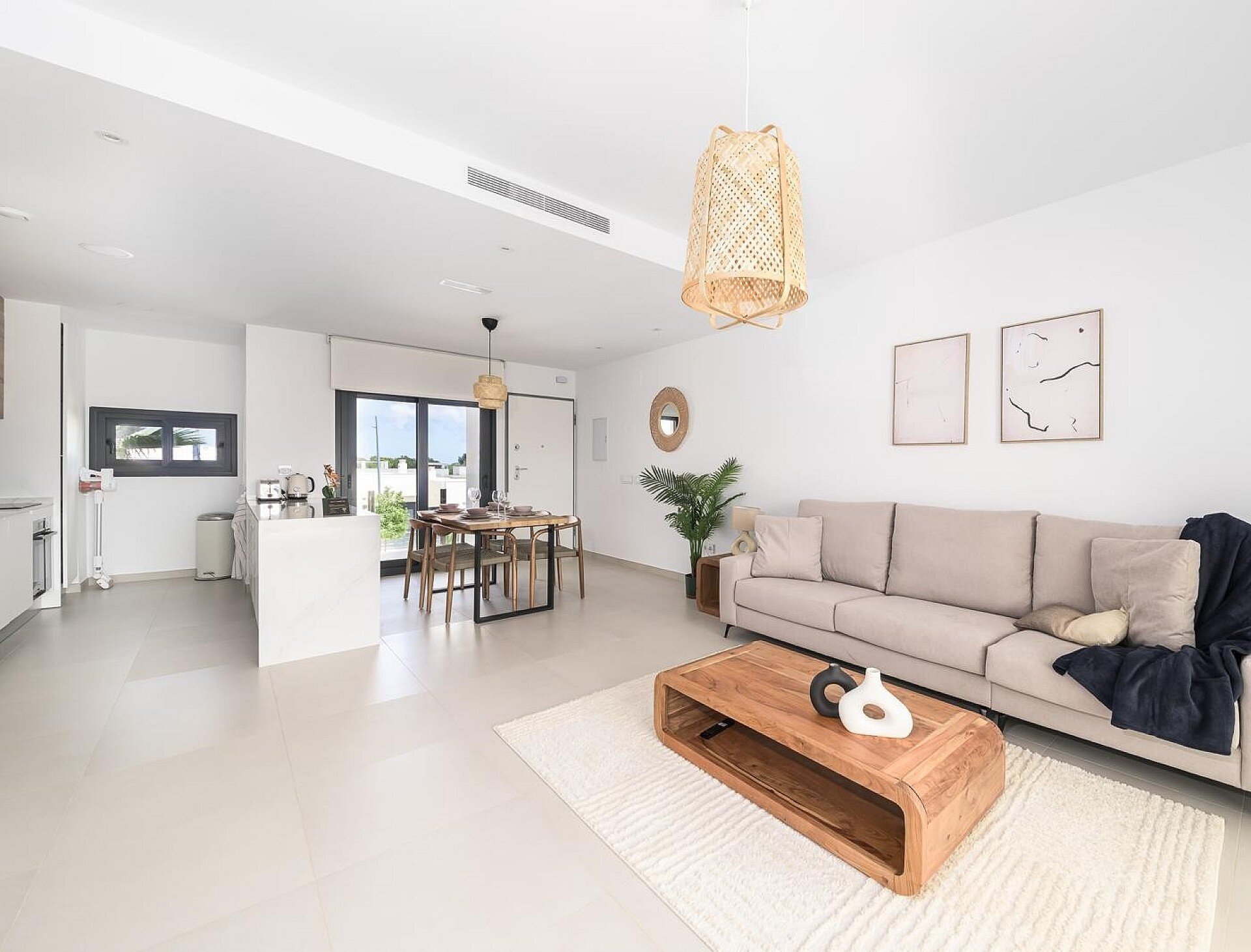 2-Bedroom Apartment in Pinar de Campoverde, Pilar de la Horadada - Image 4