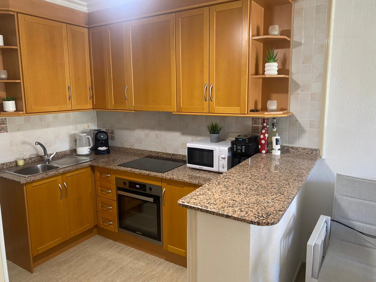 2-Bedroom Apartment in Comunidad Valenciana, Algorfa - Image 7