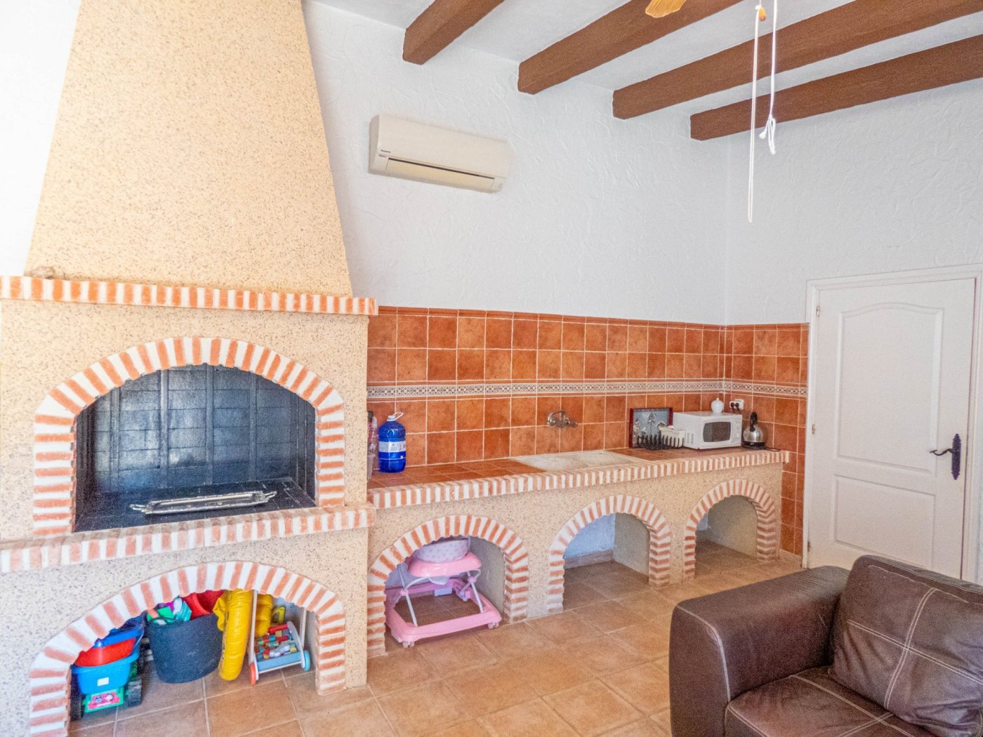 6-Bedroom Villa in Comunidad Valenciana, Almoradi - Image 31