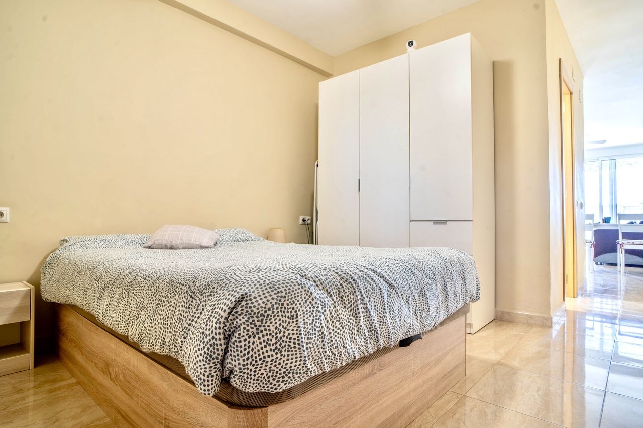 1-Bedroom Apartment in Guardamar del Segura - Image 9