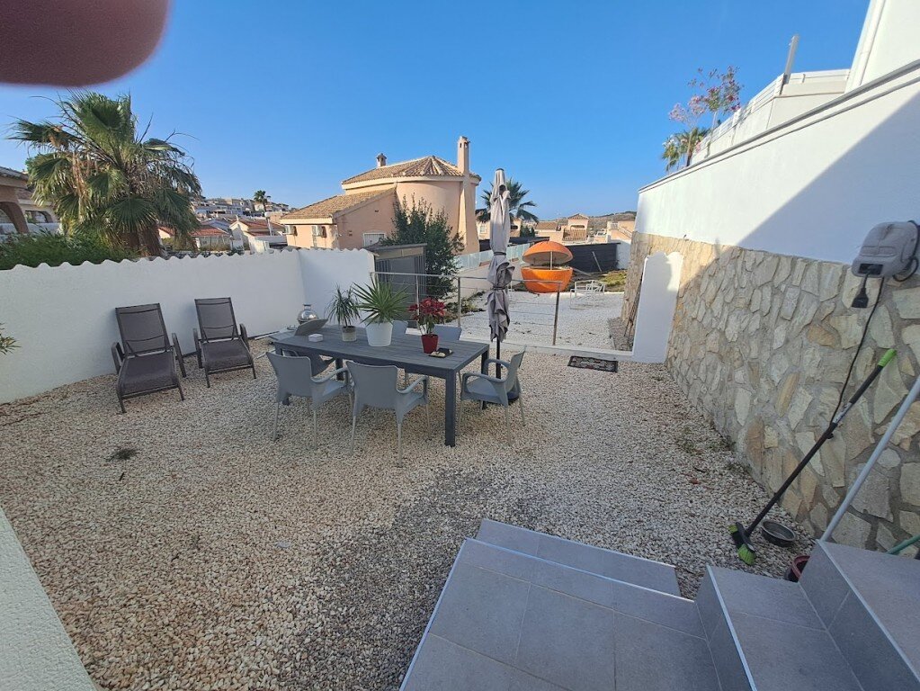 6-Bedroom Villa in Rojales - Image 16