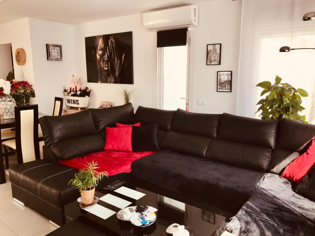 6-Bedroom Villa in Rojales - Image 19