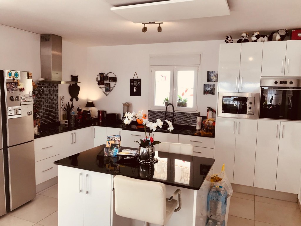 6-Bedroom Villa in Rojales - Image 20