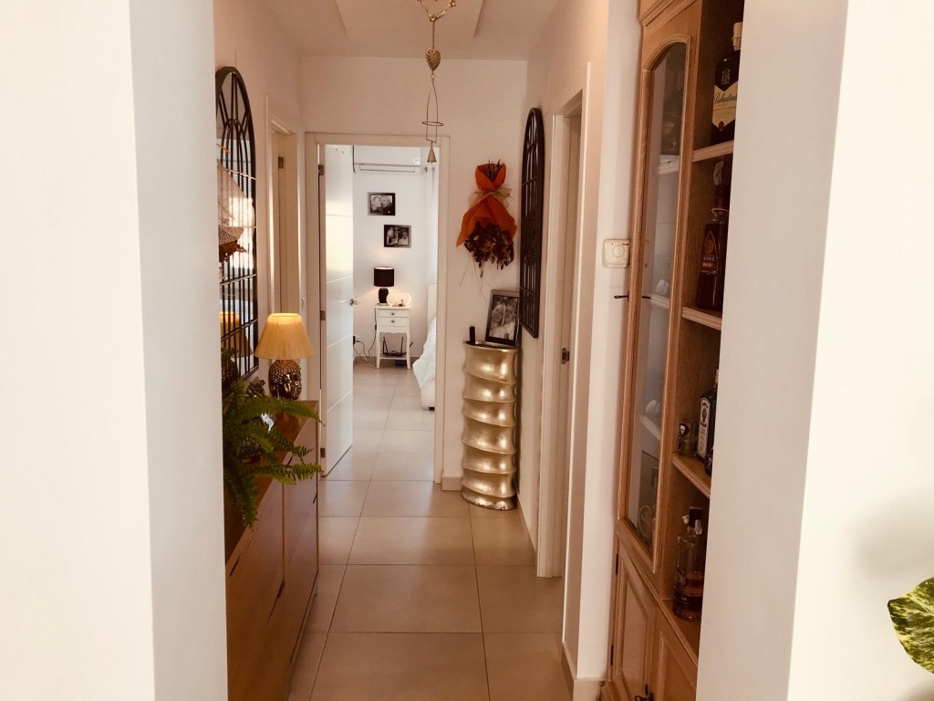 6-Bedroom Villa in Rojales - Image 25