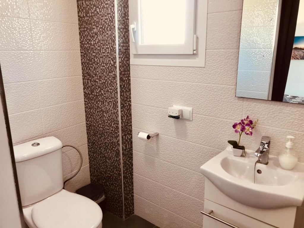 6-Bedroom Villa in Rojales - Image 38