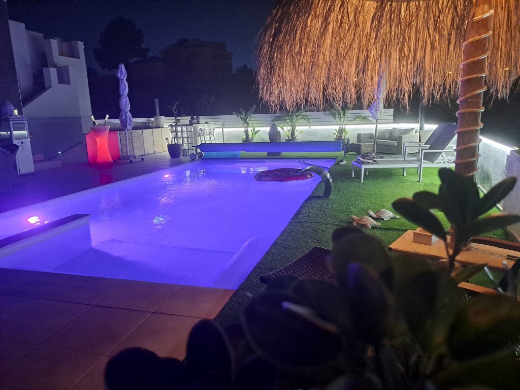 6-Bedroom Villa in Rojales - Image 42