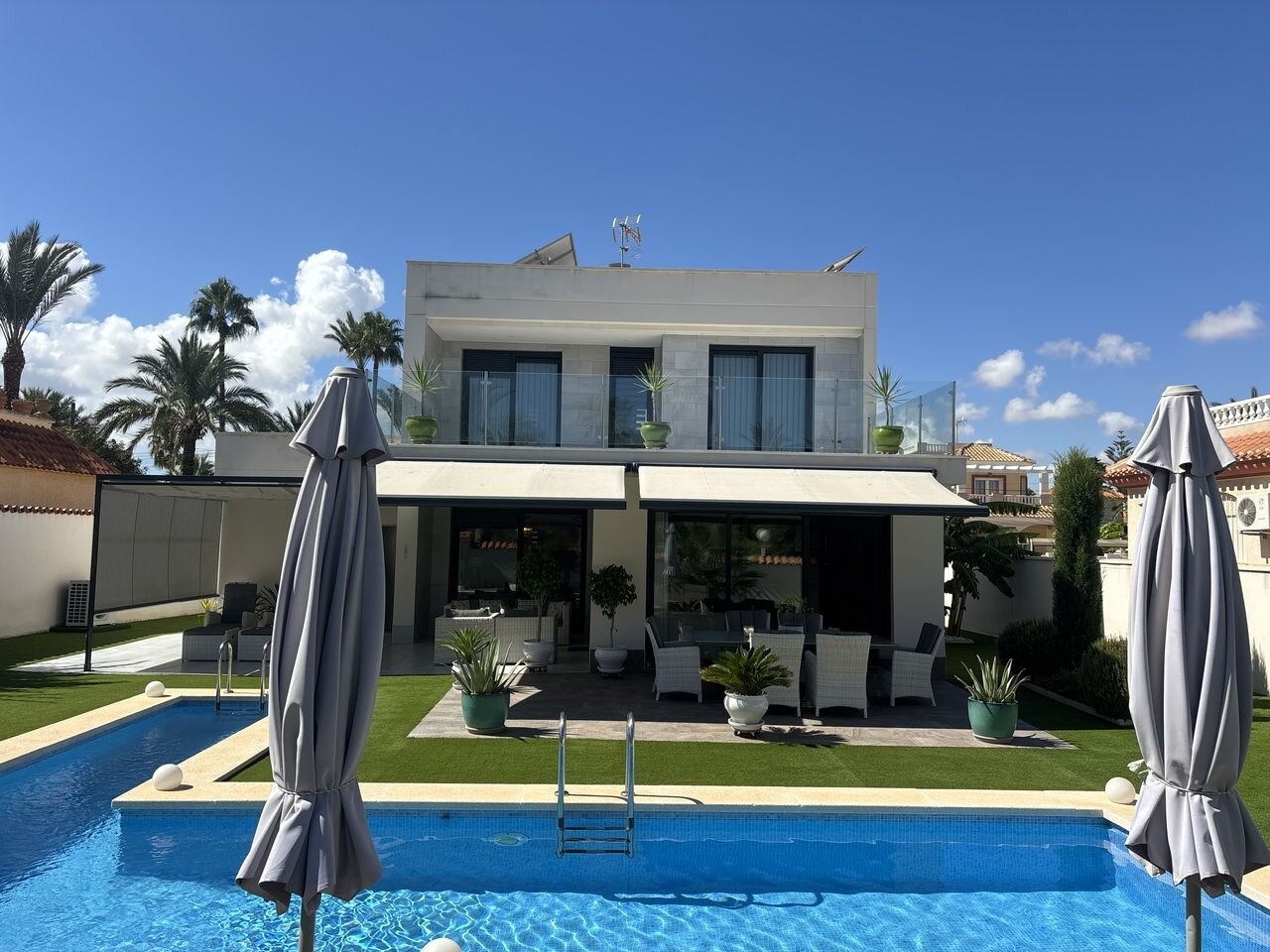 3-Bedroom Villa in Los Urrutias - Image 2