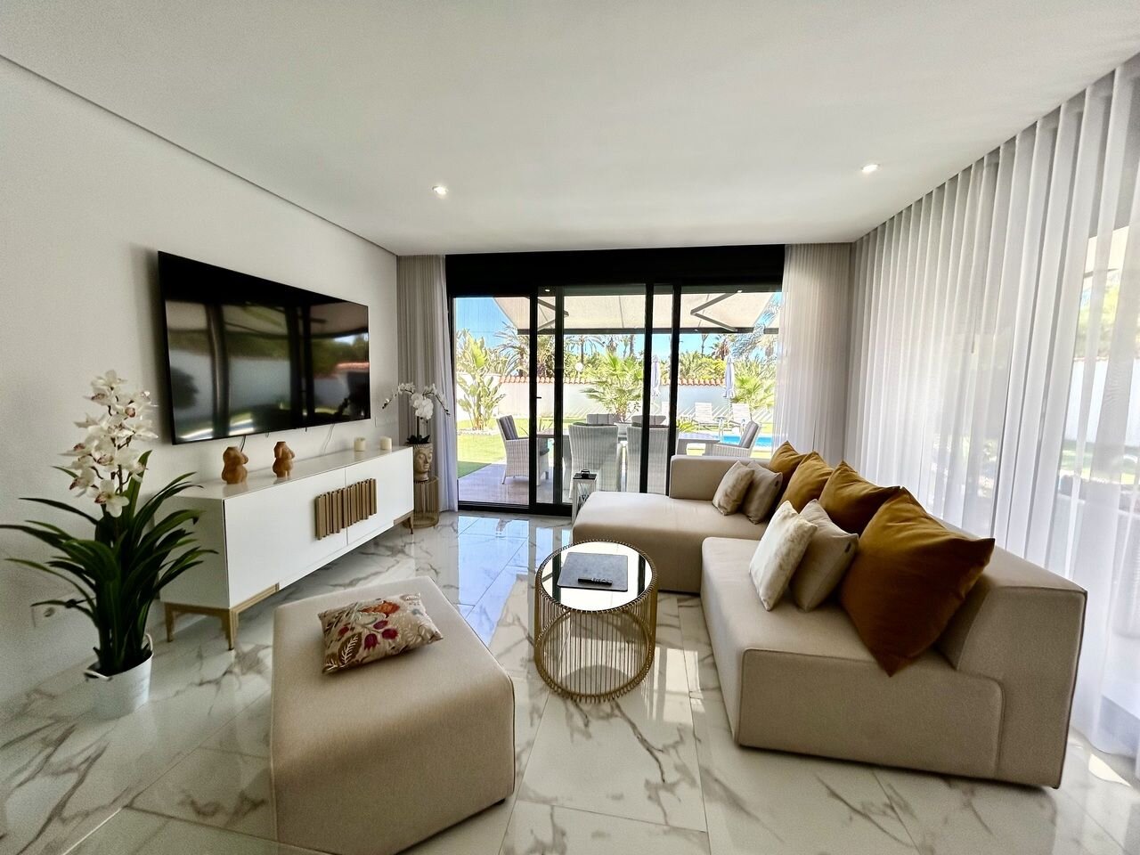 3-Bedroom Villa in Los Urrutias - Image 6