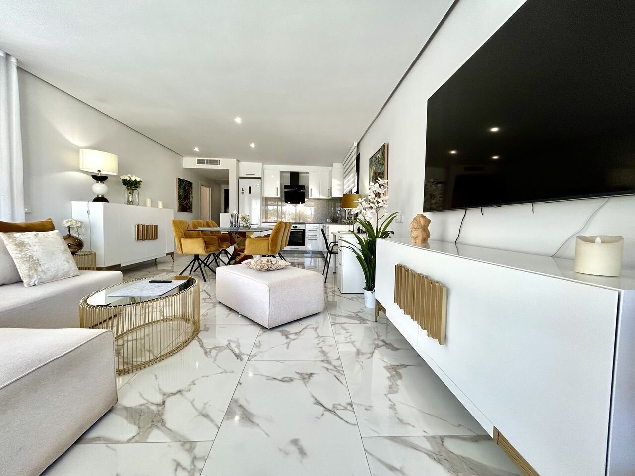 3-Bedroom Villa in Los Urrutias - Image 9