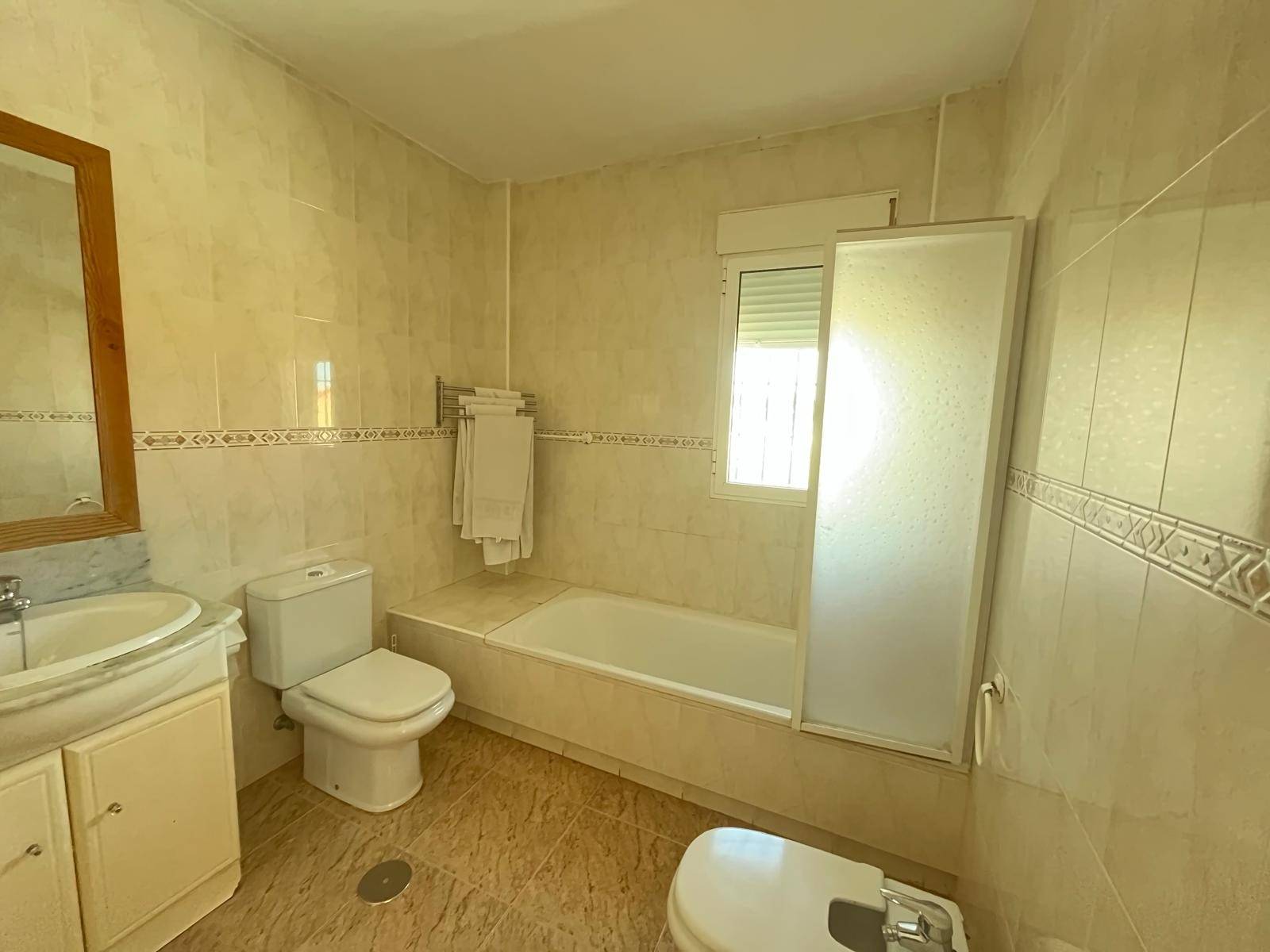 5-Bedroom House in Santiago de la Ribera - Image 9