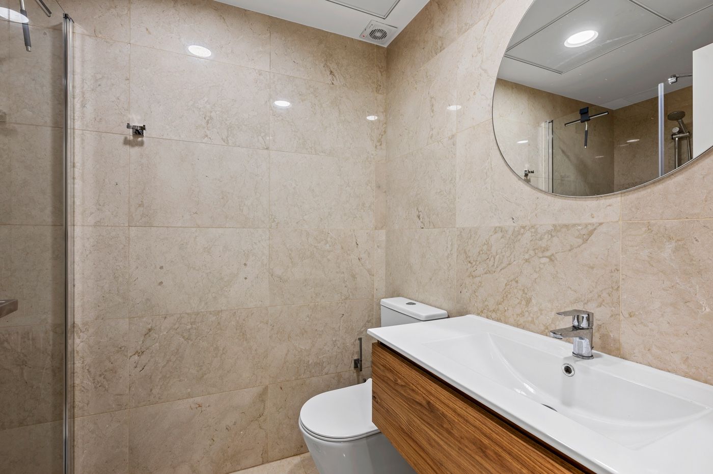 2-Bedroom Apartment in San Javier - Image 17