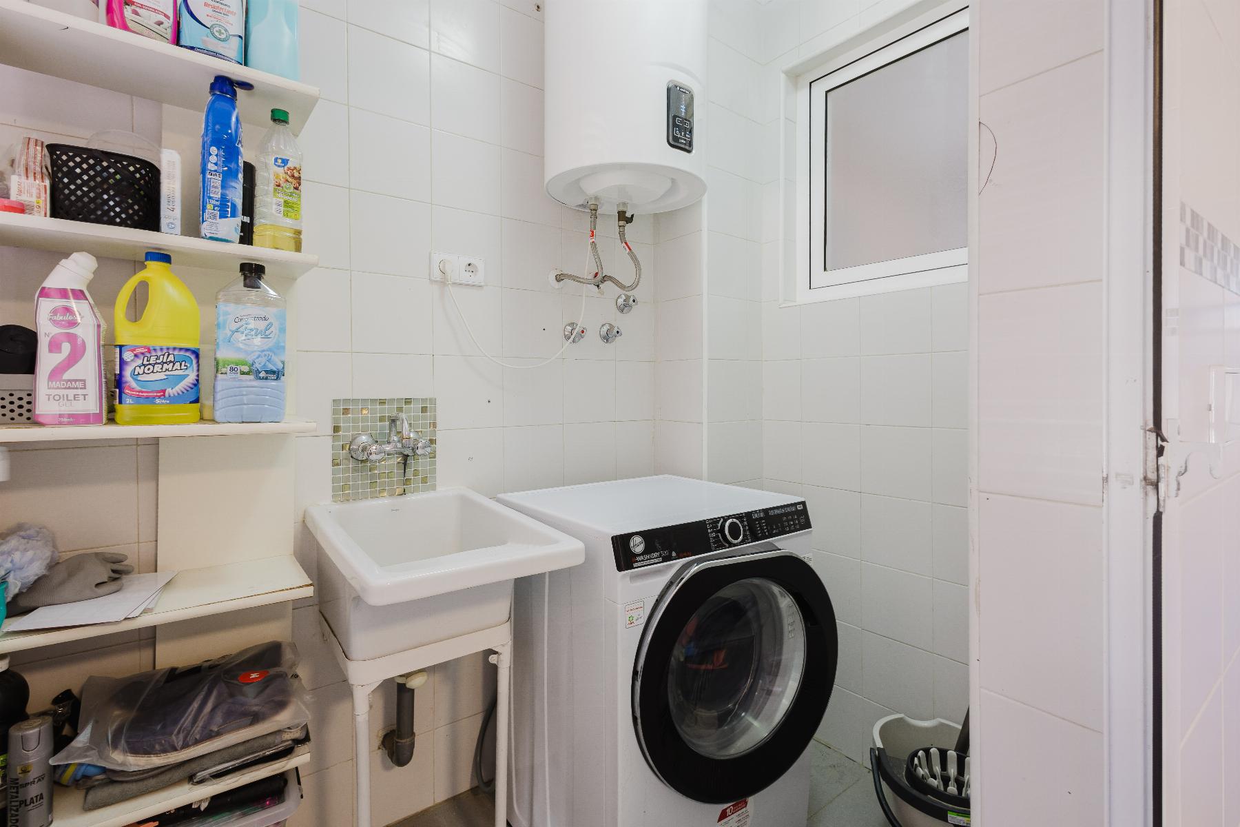 4-Bedroom Apartment in Pueblo 9, San Miguel de Salinas - Image 10