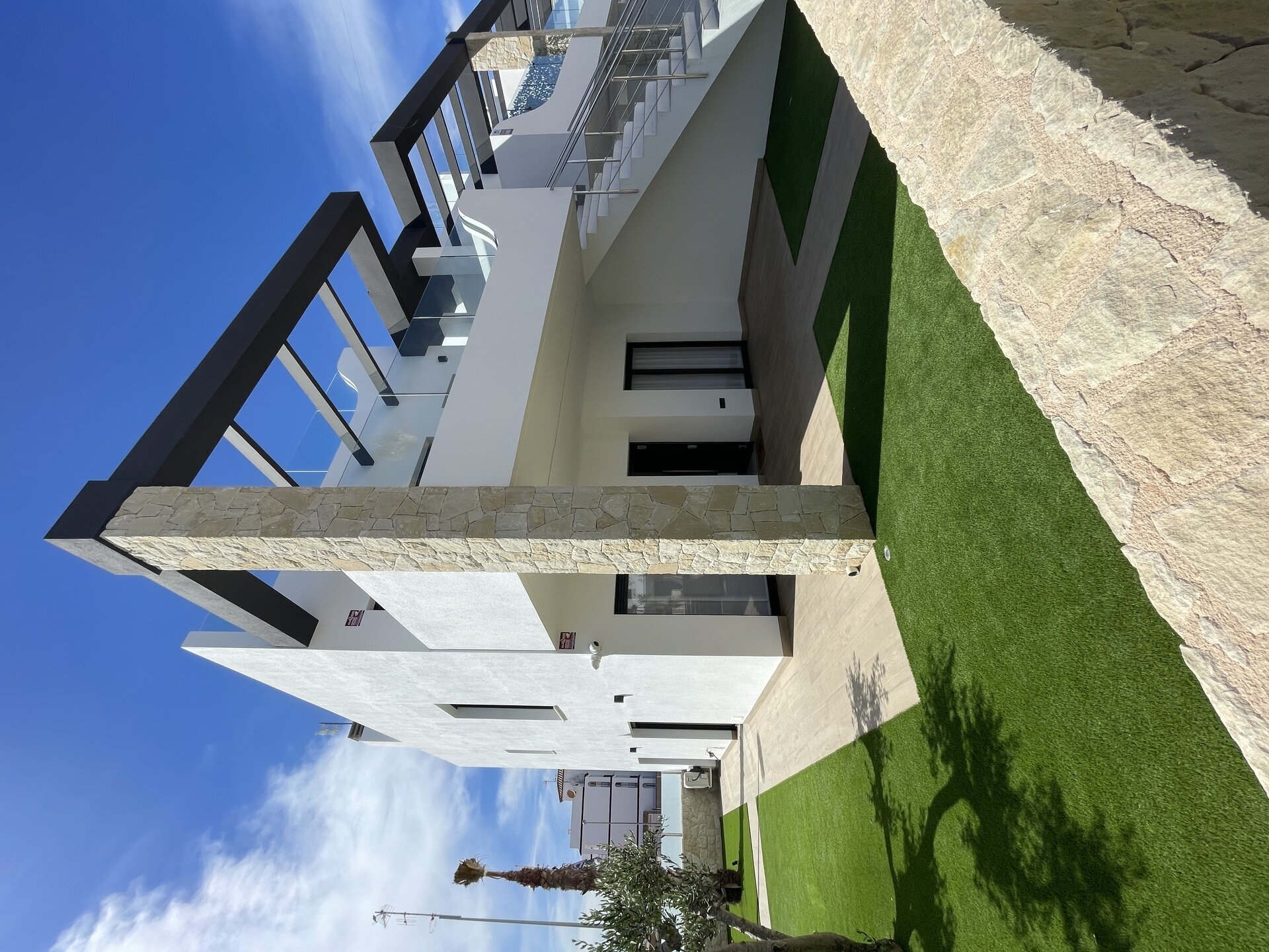 3-Bedroom Townhouse in Torrevieja - Image 1
