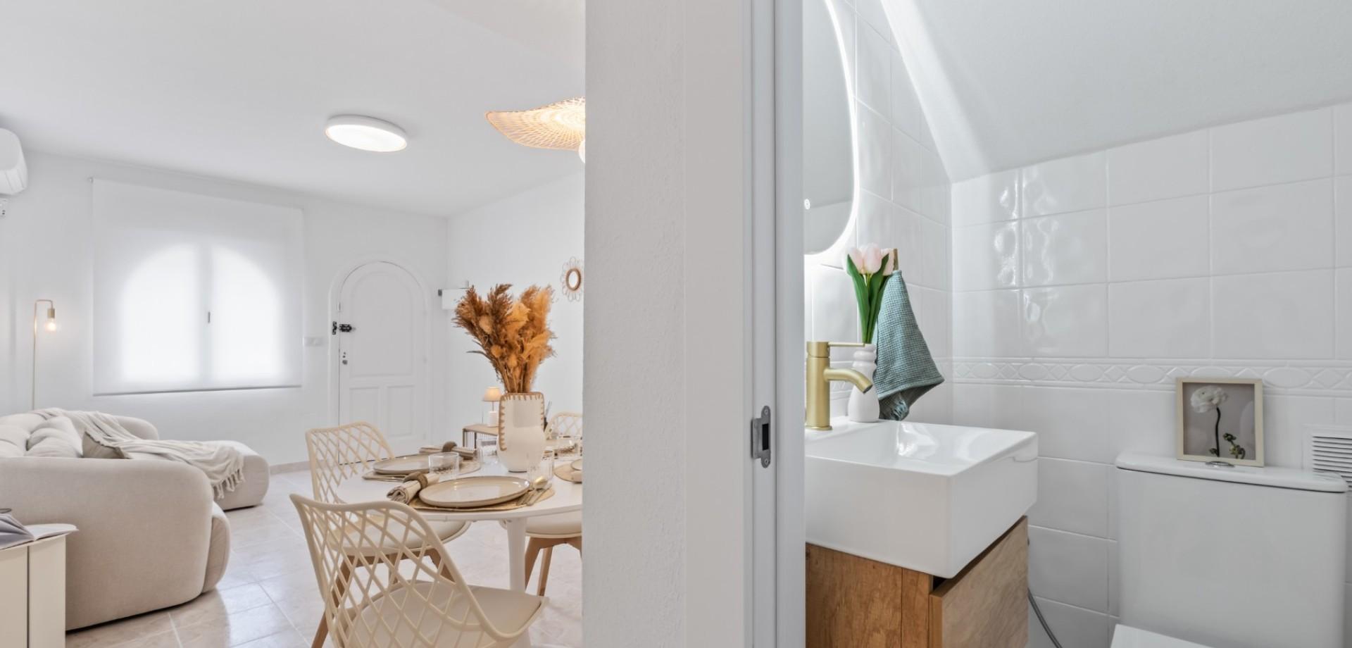 2-Bedroom House in La Florida, Orihuela Costa - Image 22