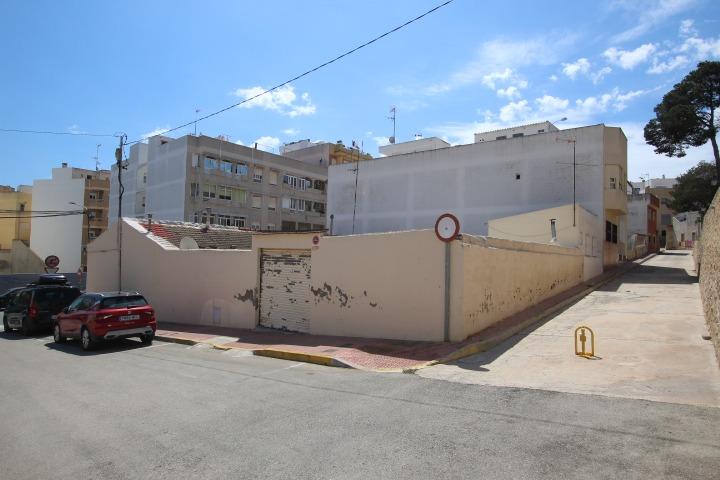 3-Bedroom House in Guardamar del Segura - Image 2