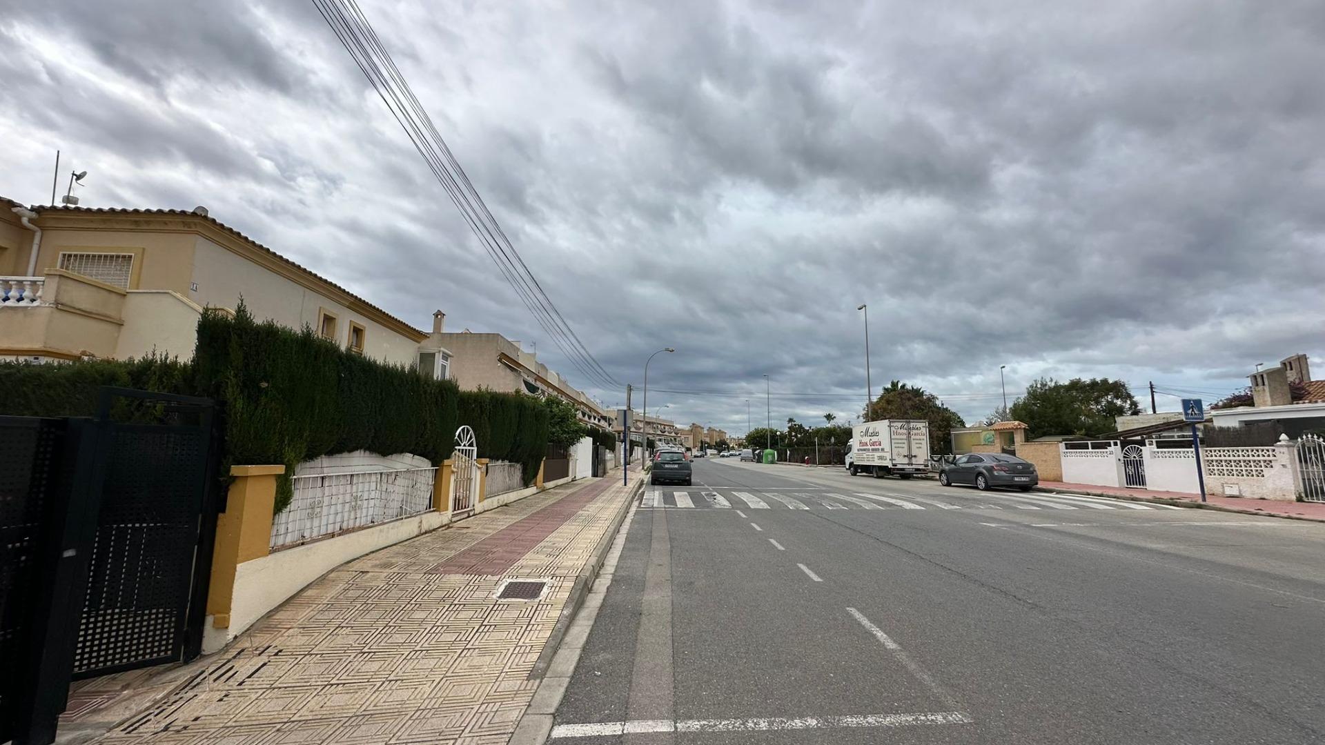 2-Bedroom Bungalow in La Chismosa, Orihuela Costa - Image 30