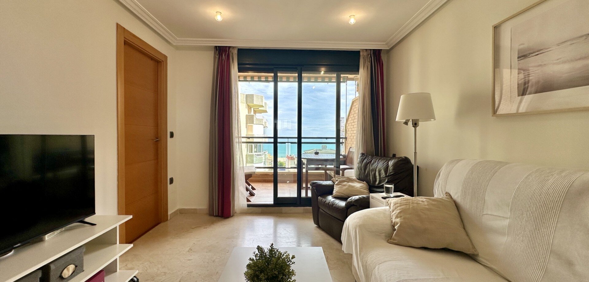 2-Bedroom Apartment in Guardamar del Segura - Image 13