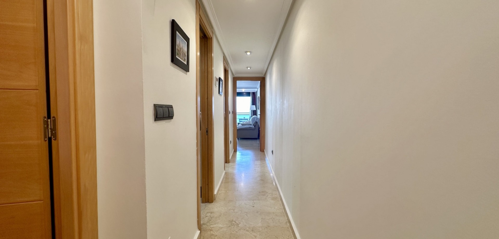 2-Bedroom Apartment in Guardamar del Segura - Image 27