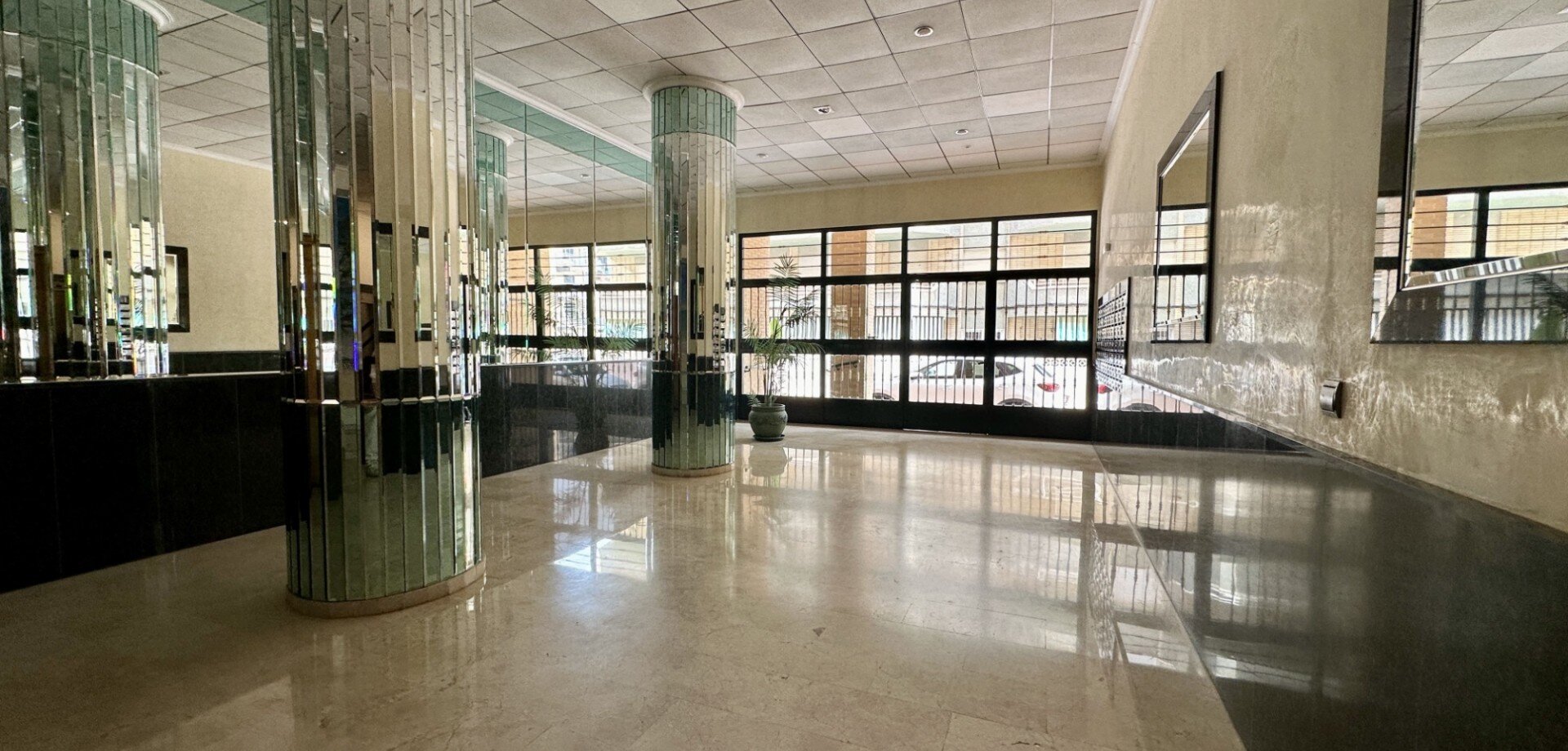 2-Bedroom Apartment in Guardamar del Segura - Image 32