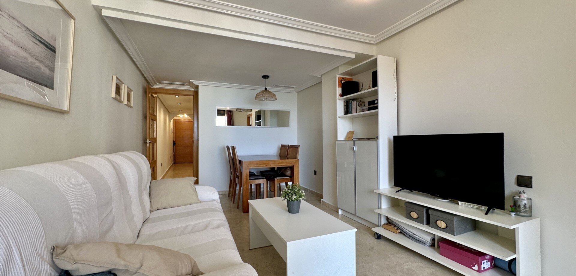 2-Bedroom Apartment in Guardamar del Segura - Image 5