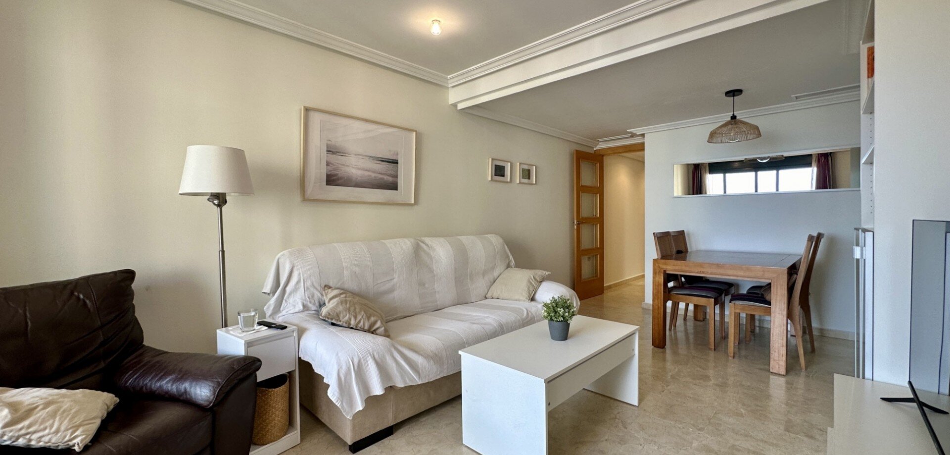2-Bedroom Apartment in Guardamar del Segura - Image 9