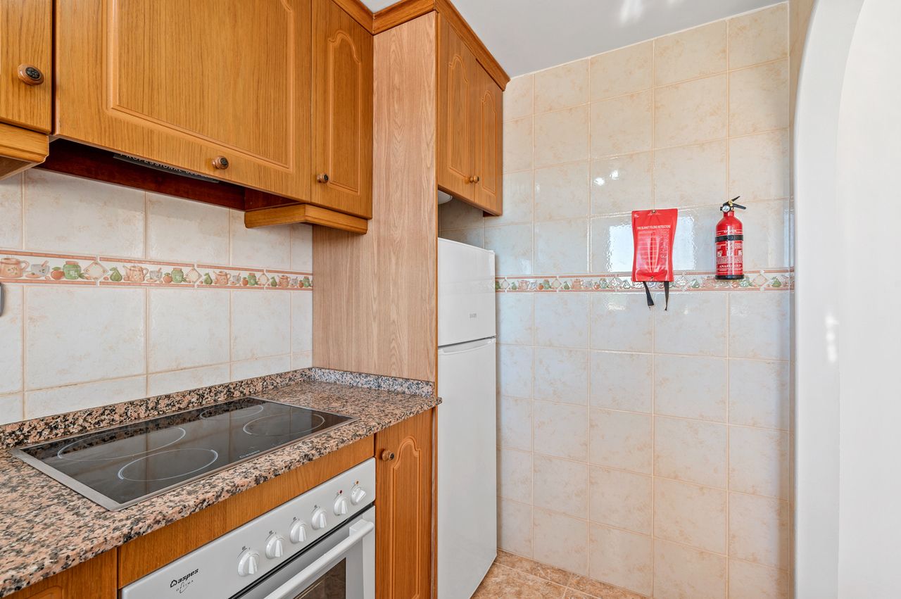 2-Bedroom Apartment in Pueblo 3, Algorfa - Image 11