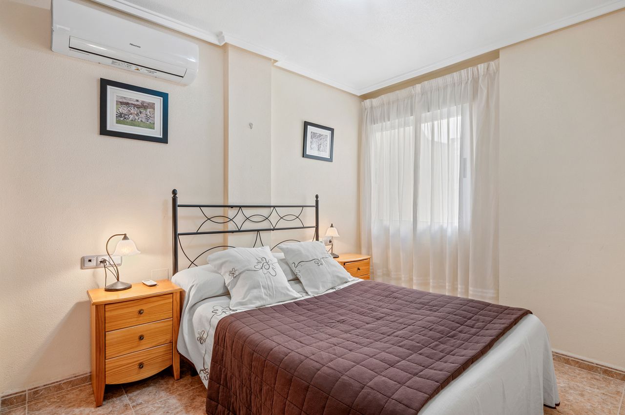 2-Bedroom Apartment in Pueblo 3, Algorfa - Image 12