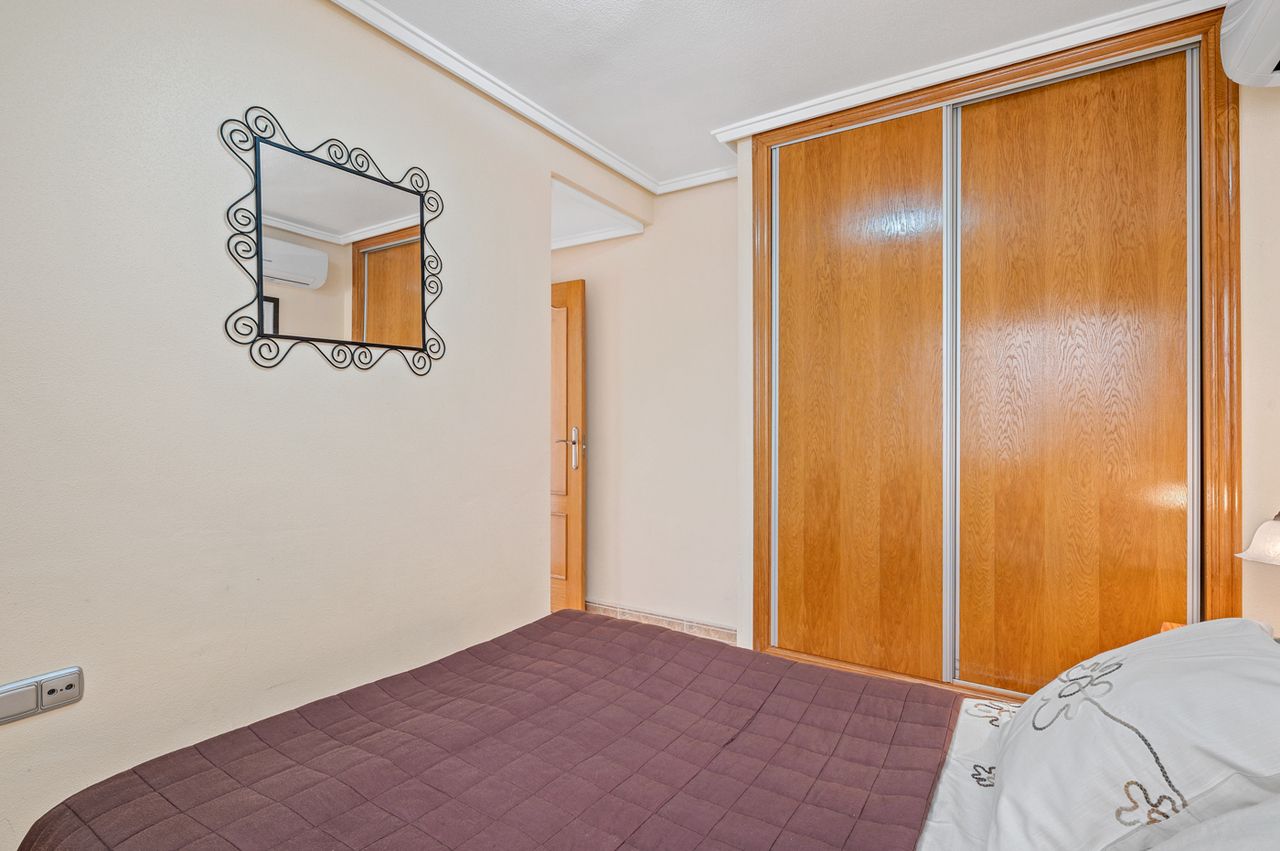 2-Bedroom Apartment in Pueblo 3, Algorfa - Image 14