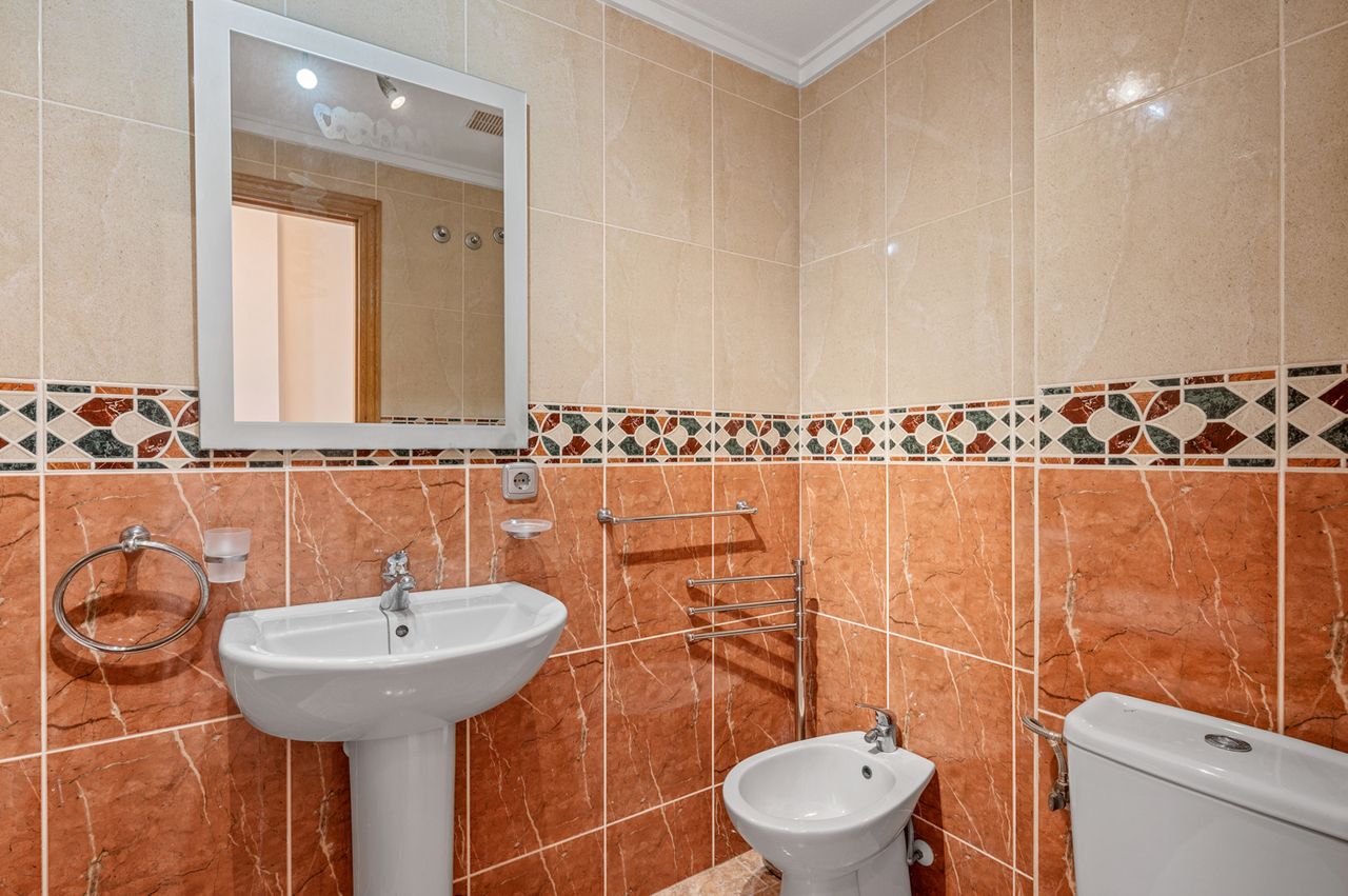 2-Bedroom Apartment in Pueblo 3, Algorfa - Image 17