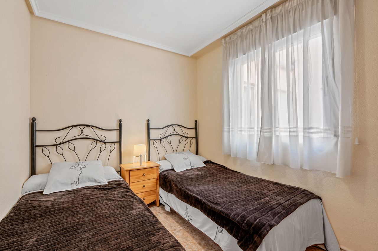 2-Bedroom Apartment in Pueblo 3, Algorfa - Image 18