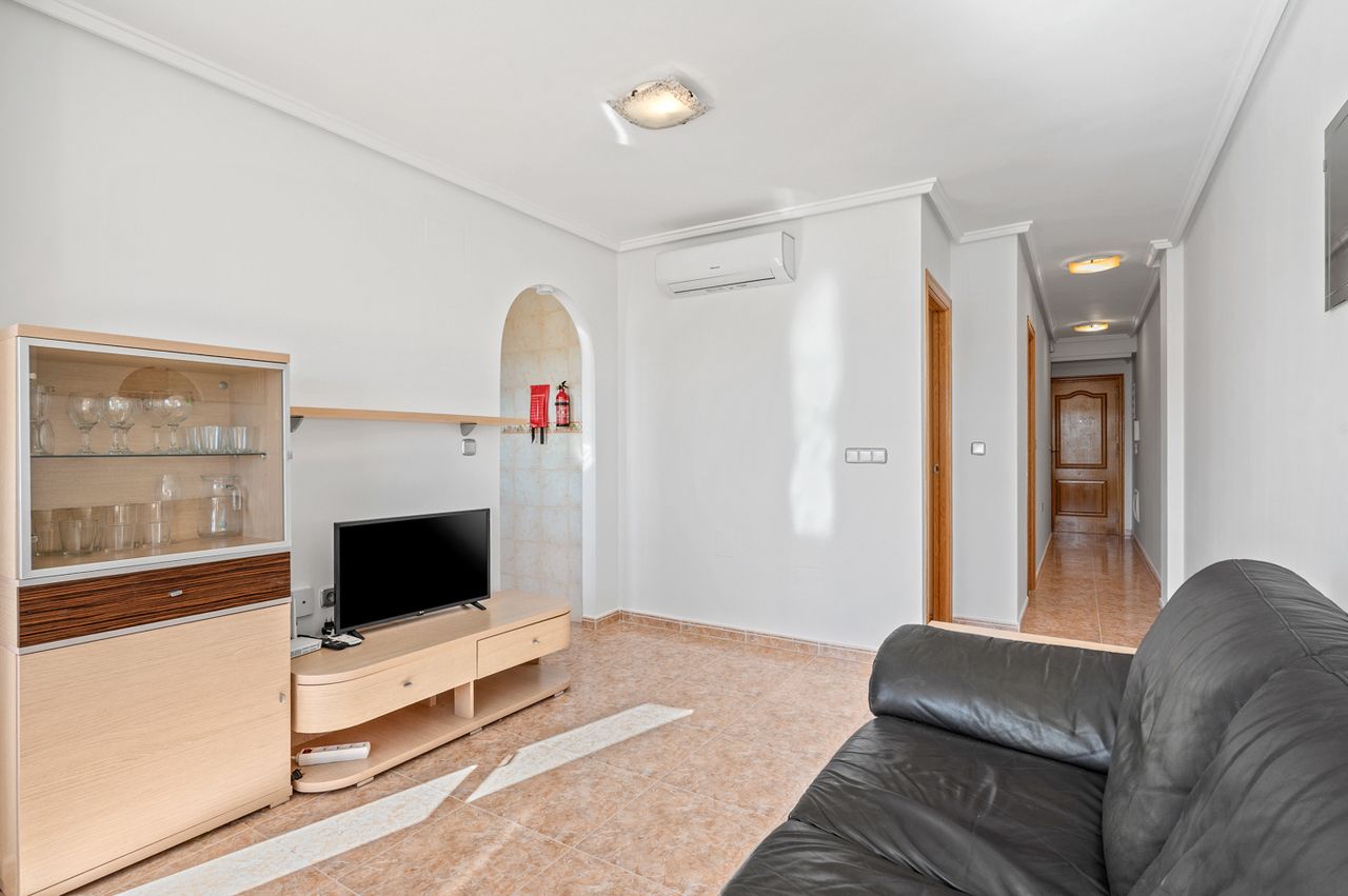 2-Bedroom Apartment in Pueblo 3, Algorfa - Image 6